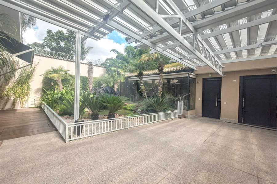 Casa à venda com 4 suítes em Horto, São Paulo, SP