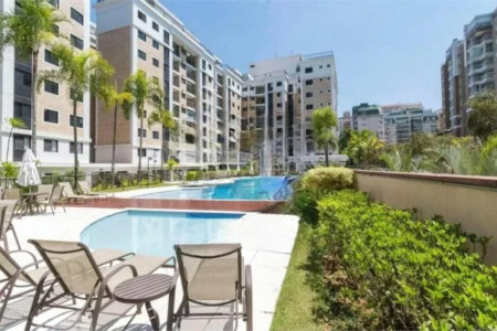 Apartamento à venda com 3 quartos, sendo 1 suíte, em Cidade São Francisco, São Paulo, SP