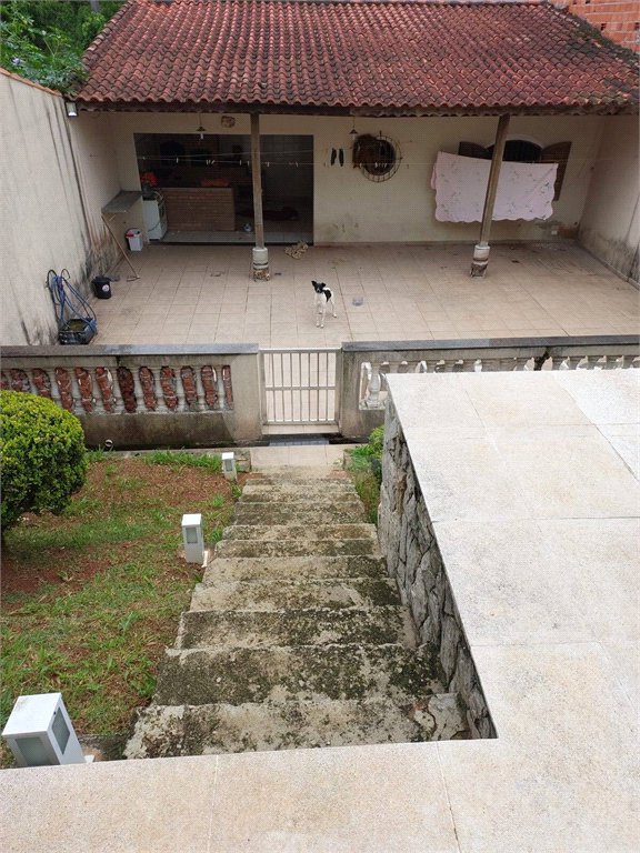 Sobrado à venda com 3 quartos, sendo 1 suíte, em Jardim Fonte Áurea, Poá, SP
