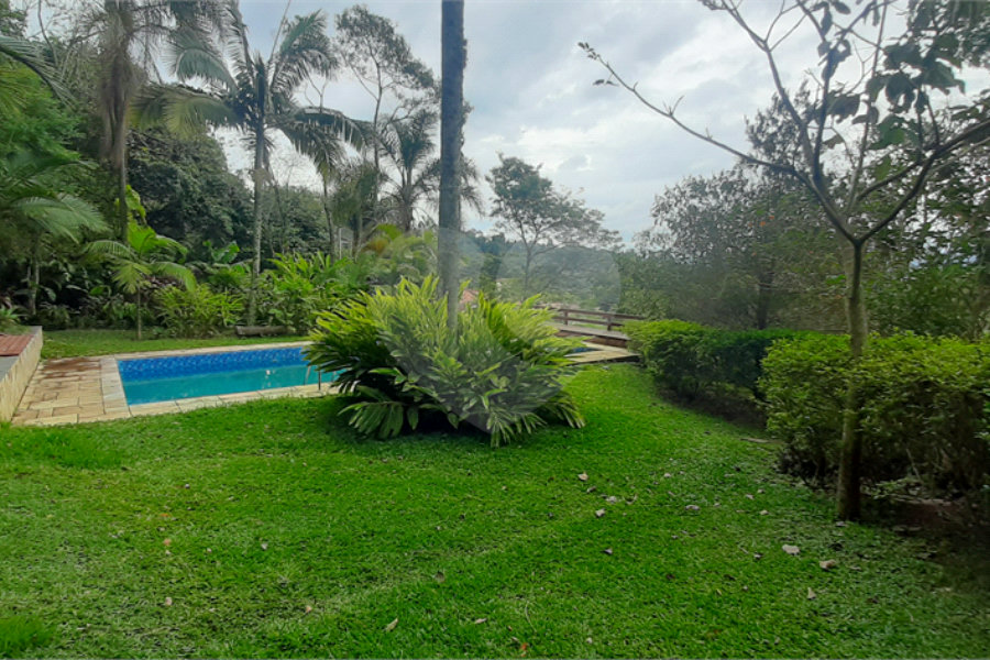 Casa Térrea à venda com 4 quartos, sendo 2 suítes, em Serra da Cantareira, Mairiporã, SP