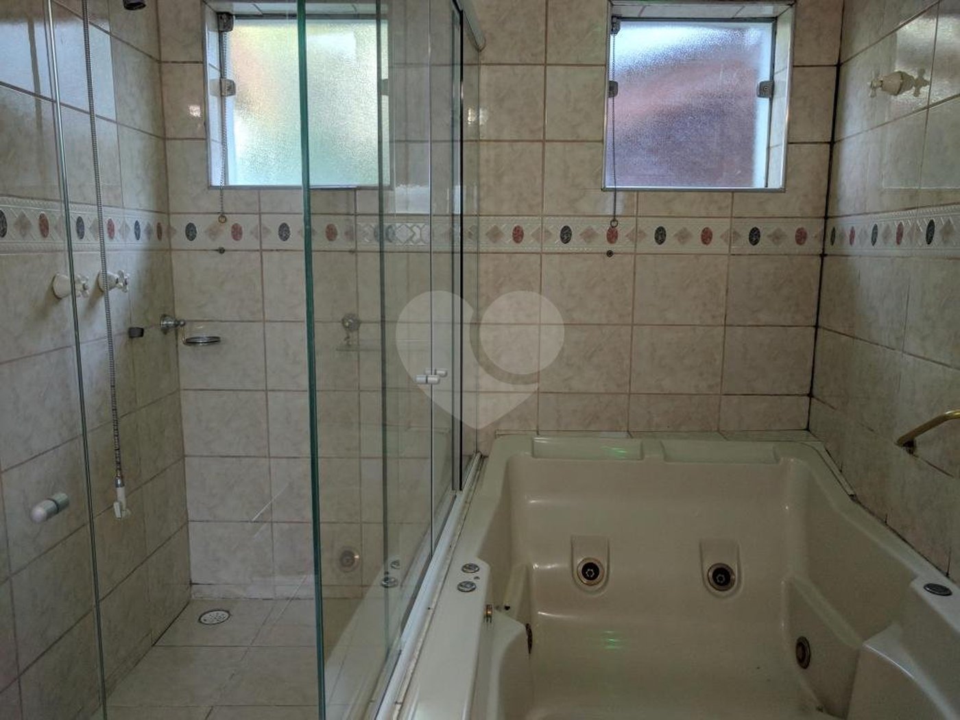 Sobrado à venda ou para alugar com 5 quartos, sendo 3 suítes, em Jardim Marajoara, São Paulo, SP