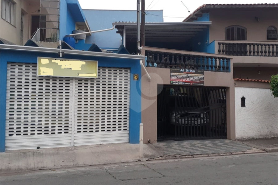 Casa com salão adjacente gerando renda!