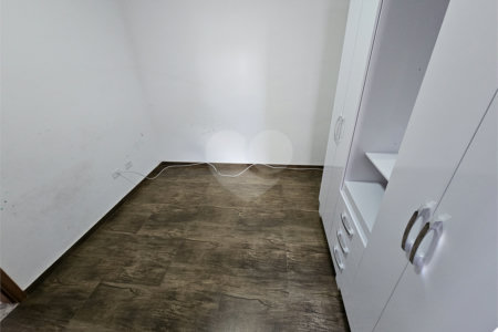 Sobrado à venda com 3 quartos, sendo 1 suíte,  em Vila Nivi, São Paulo, SP