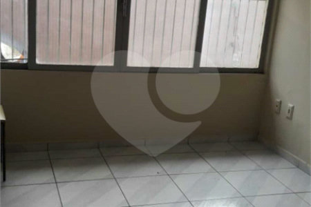 Casa à venda com 4 quartos, sendo 1 suíte, em Vila Santa Terezinha, Várzea Paulista, SP