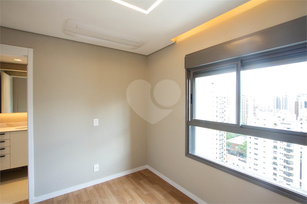 Apartamento à venda ou para alugar com 3 suítes em Moema, São Paulo, SP