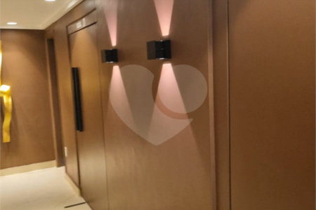 Apartamento à venda com 2 quartos em Parque Maria Domitila, São Paulo, SP