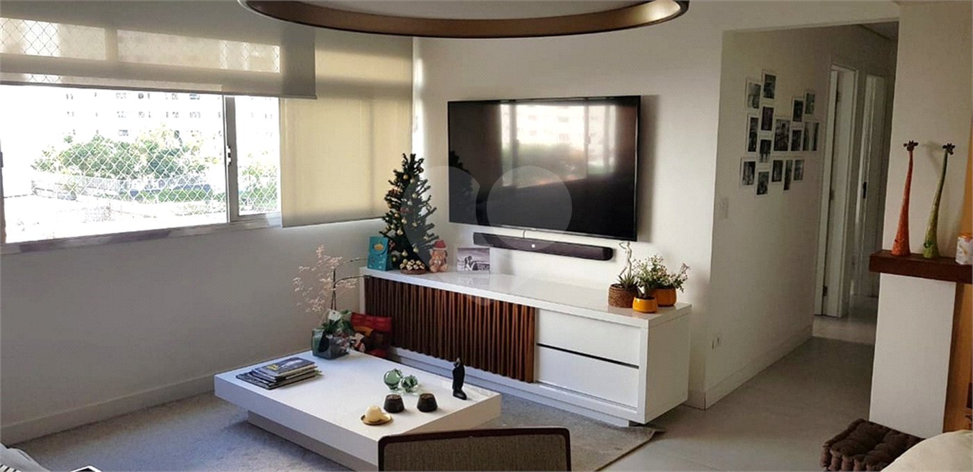 Apartamento à venda com 3 quartos, sendo 1 suíte, em Moema, São Paulo, SP