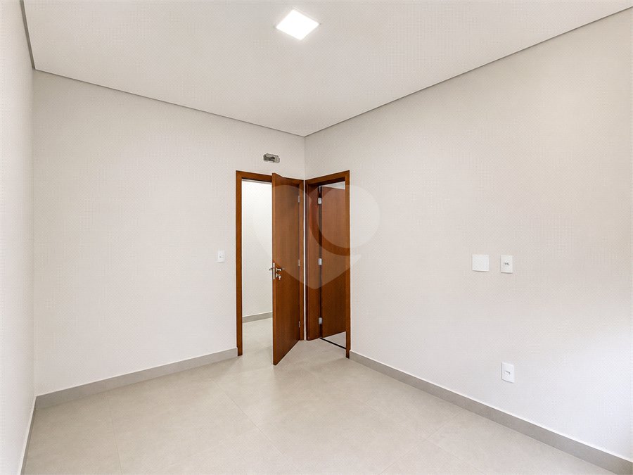 Casa à venda com 3 suítes no condomínio Residencial Chácara Ondina, Sorocaba - SP