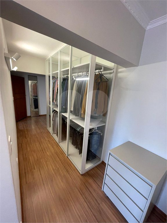 Apartamento à venda com 3 quartos, sendo 1 suíte,  em Vila Olímpia, São Paulo, SP