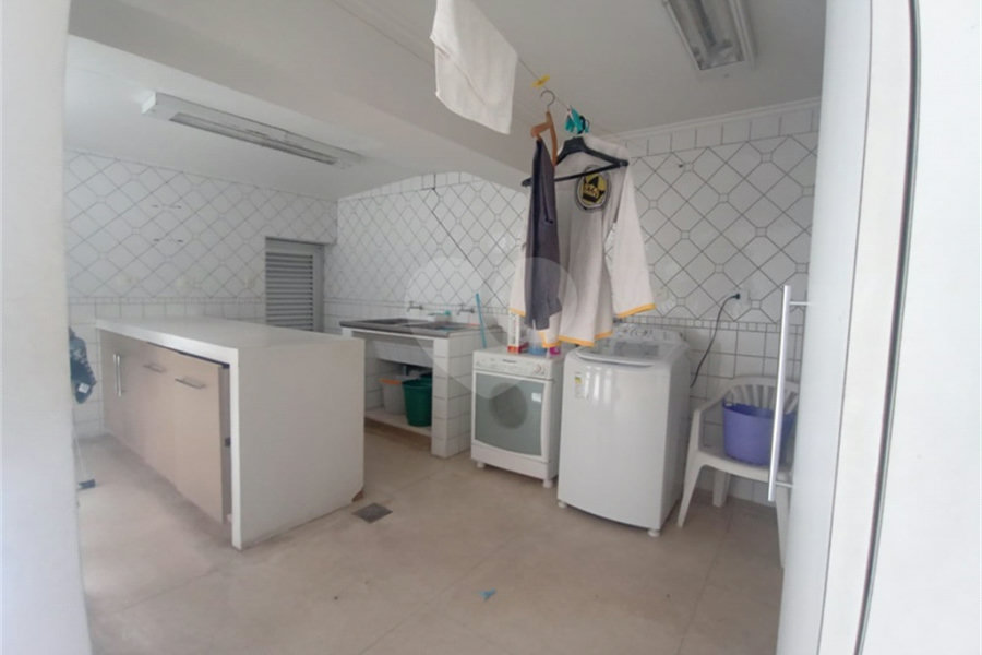Sobrado à venda com 5 suítes em Santana, São Paulo, SP