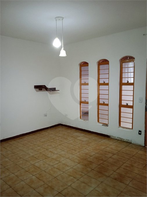 Casa à venda com 3 quartos, sendo 1 suíte,  em São Roque Country Club I, Mairinque, SP