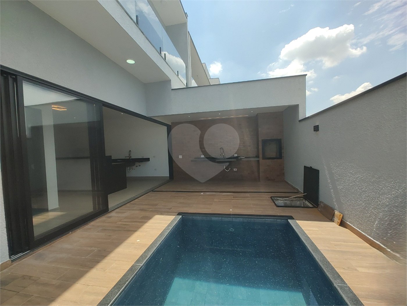 Casa à venda com 3 suítes no condomínio Terras de São Francisco, Sorocaba - SP
