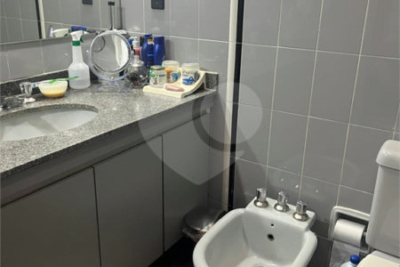 Casa à venda com 4 quartos, sendo 3 suítes, no condomínio Vitoria Regia, São Paulo - SP