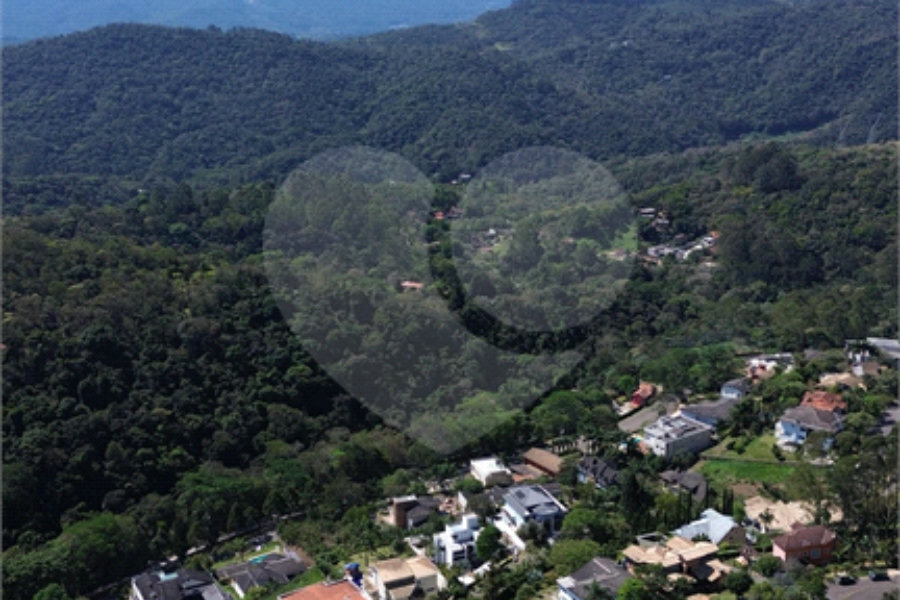 Terreno à venda no condomínio Suíça da Cantareira, Mairiporã - SP