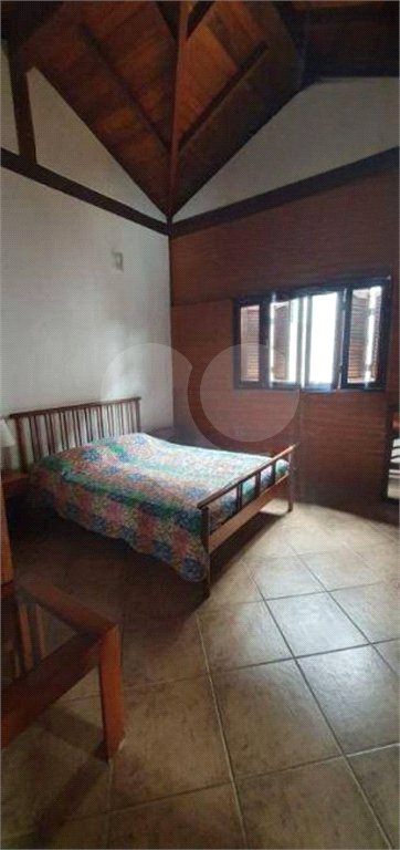Casa à venda com 3 quartos, sendo 1 suíte, no condomínio Terras de São Francisco, Vinhedo - SP