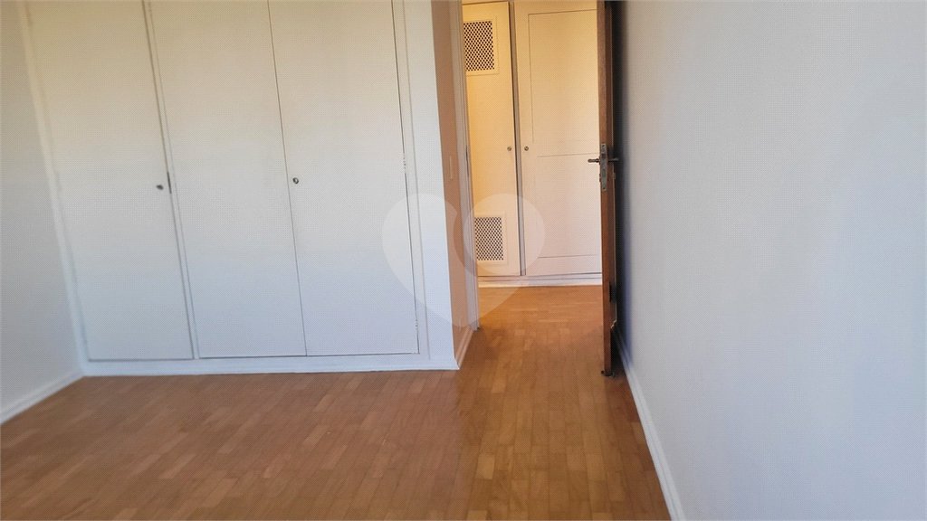 Apartamento para alugar com 3 quartos, sendo 1 suíte, em Jardim Europa, São Paulo, SP