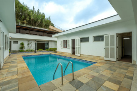 Casa Térrea à venda ou para alugar com 4 suítes em Jardim Marajoara, São Paulo, SP