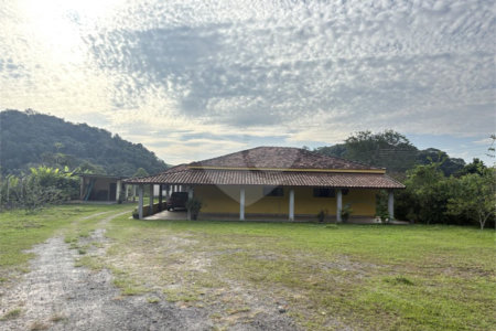 Sítio à venda com 3 quartos, sendo 1 suíte, no Centro, Guararema, SP