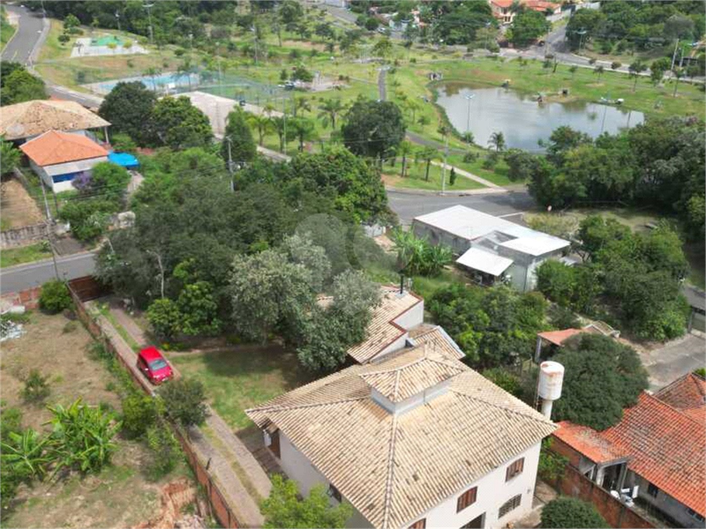 Chácara à venda com 3 quartos, sendo 1 suíte, em Colinas de Indaiatuba, Indaiatuba, SP