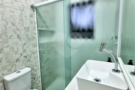 Casa à venda com 8 quartos, sendo 6 suítes,  no condomínio Acapulco, Guarujá - SP