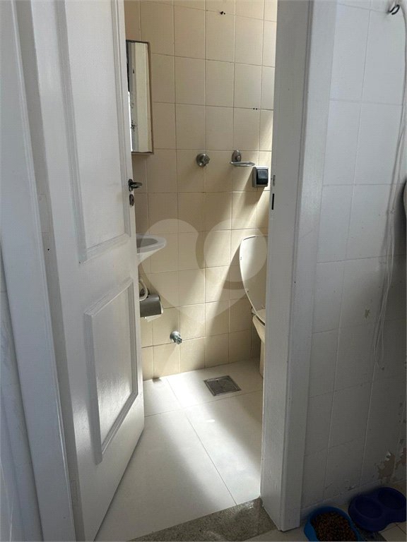 Apartamento à venda com 3 quartos, sendo 1 suíte, em Passagem, Cabo Frio, RJ