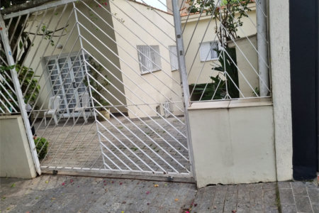 Casa à venda com 4 quartos, sendo 1 suíte,  em Vila Clementino, São Paulo, SP