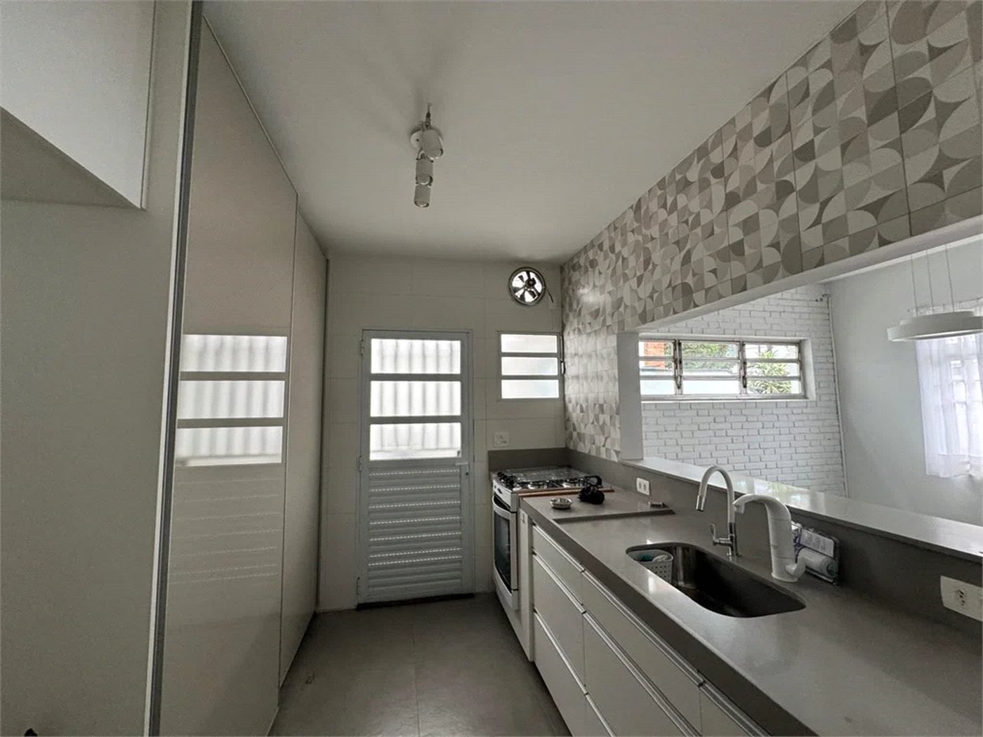 Casa Térrea à venda com 3 quartos, sendo 1 suíte, em Vila Madalena, São Paulo, SP