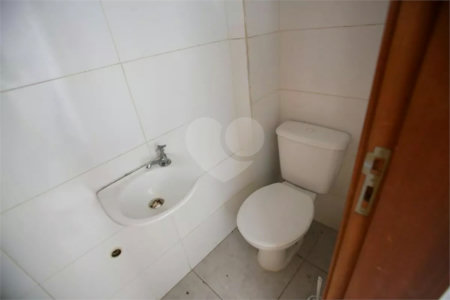Casa à venda com 4 quartos, sendo 3 suítes, no condomínio Lícia de Alvarenga, Rio de Janeiro - RJ