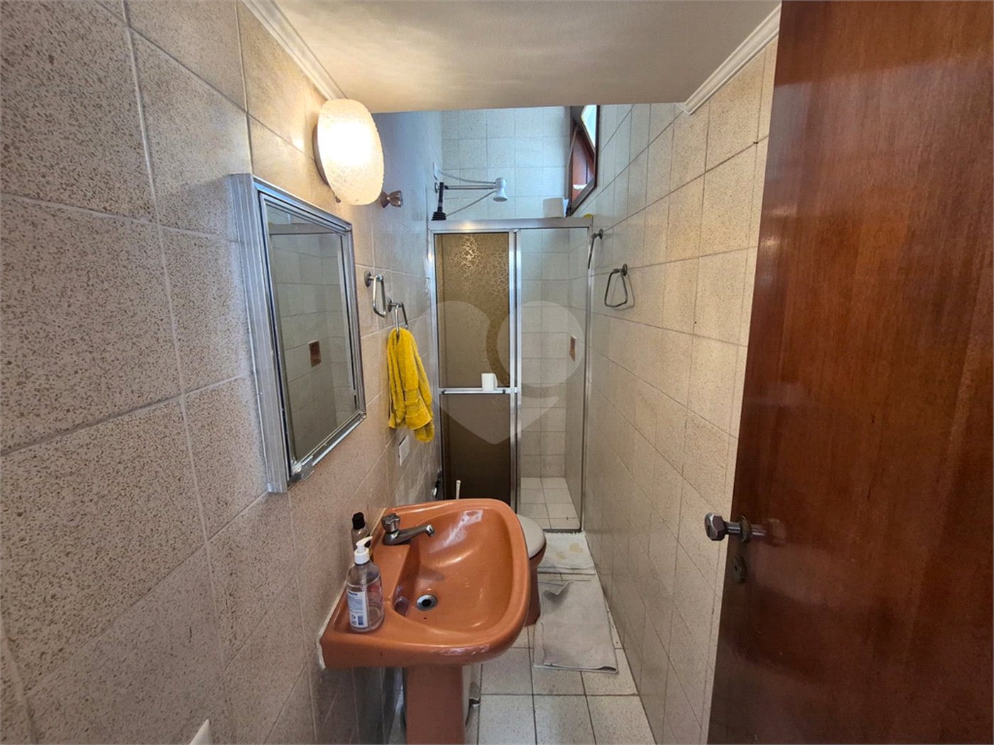 Casa de Vila à venda ou para alugar com 4 quartos, sendo 2 suítes,  em Jardim Leonor, São Paulo, SP