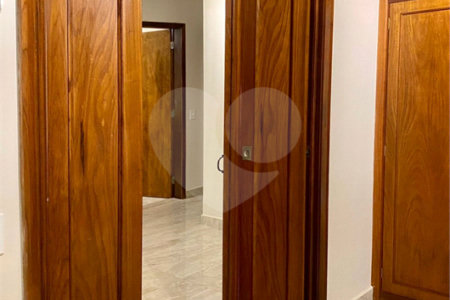 Apartamento 1 Dormitório à Venda na Rua Frei Caneca