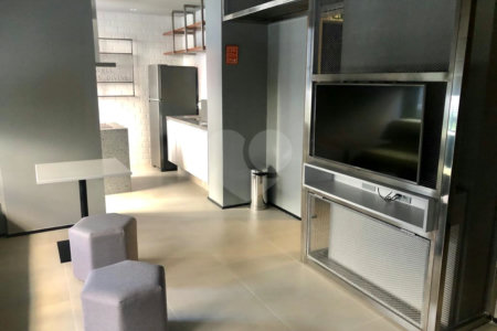 Vendo apartamento todo reformado em prédio novo por arquiteta internacional, porteira fechada e rend