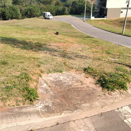 Belo terreno no Condomínio Santa Isabel II - Louveira SP.