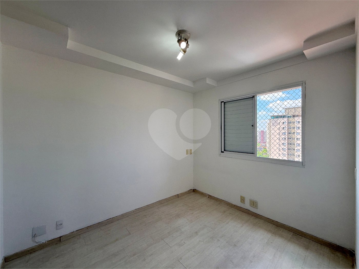 Apartamento à venda com 2 quartos, sendo 1 suíte, em Jardim Marajoara, São Paulo, SP