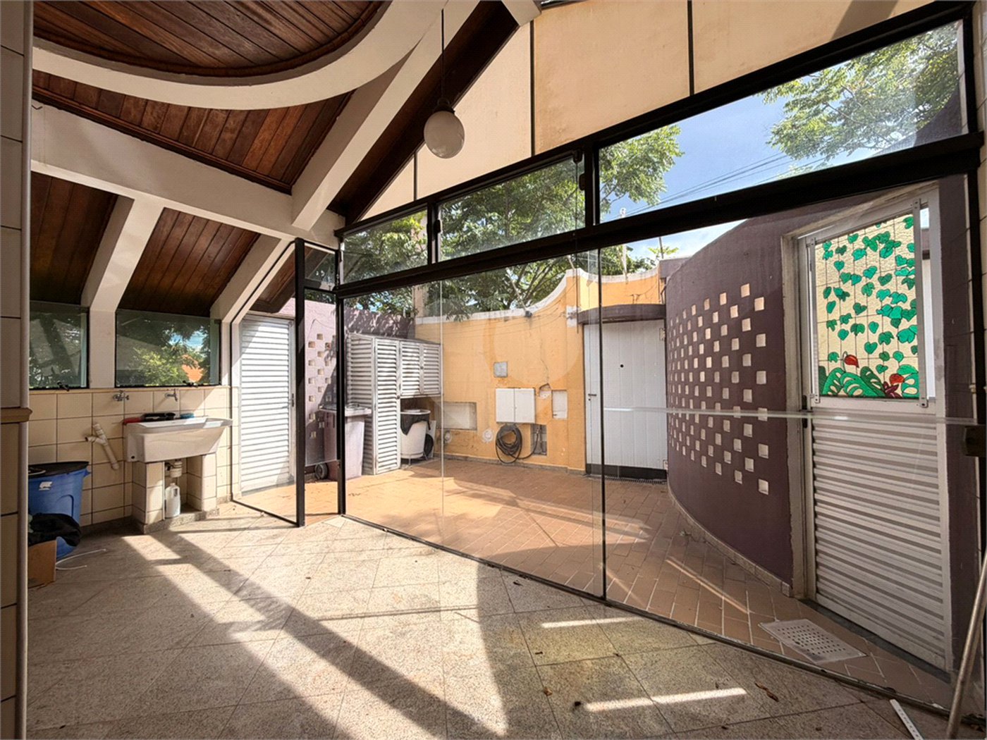 Sobrado à venda ou para alugar com 5 quartos, sendo 1 suíte, em Jardim Eltonville, Sorocaba, SP
