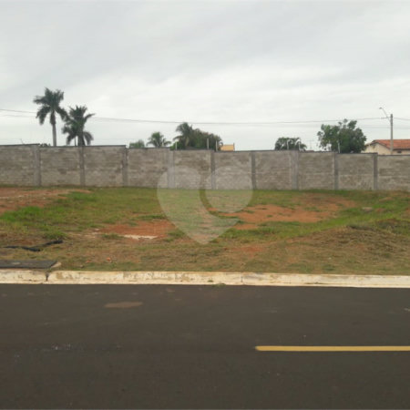 Lote à venda no Condomínio Monte das Araucárias