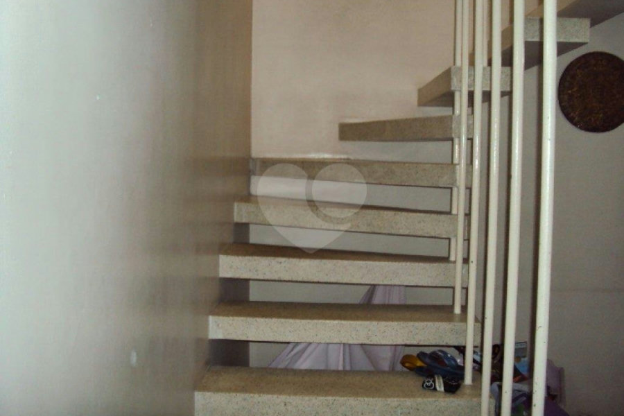 Sobrado à venda com 3 quartos, sendo 1 suíte, em Parque Peruche, São Paulo, SP