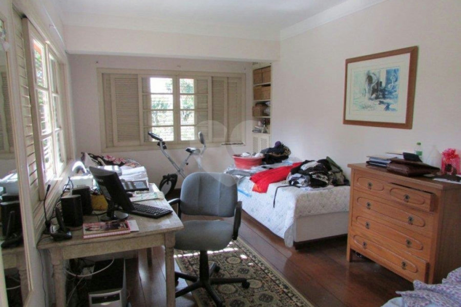 Casa Térrea à venda com 3 quartos, sendo 1 suíte,  no condomínio Travessa Nicolas Jancu,52, São Paulo - SP