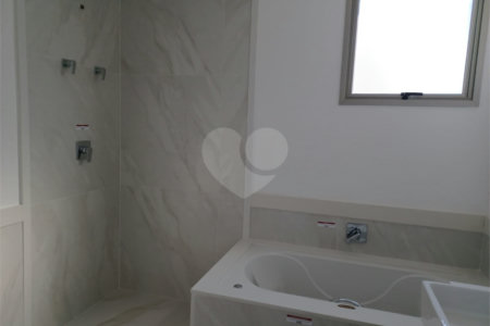 Apartamento à venda com 4 suítes em Real Parque, São Paulo, SP
