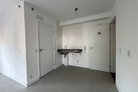 Apartamento aconchegante com terraço e sacada