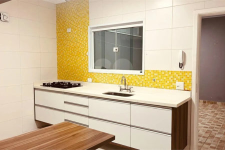 Casa à venda com 3 suítes em CUPECÊ, São Paulo, SP
