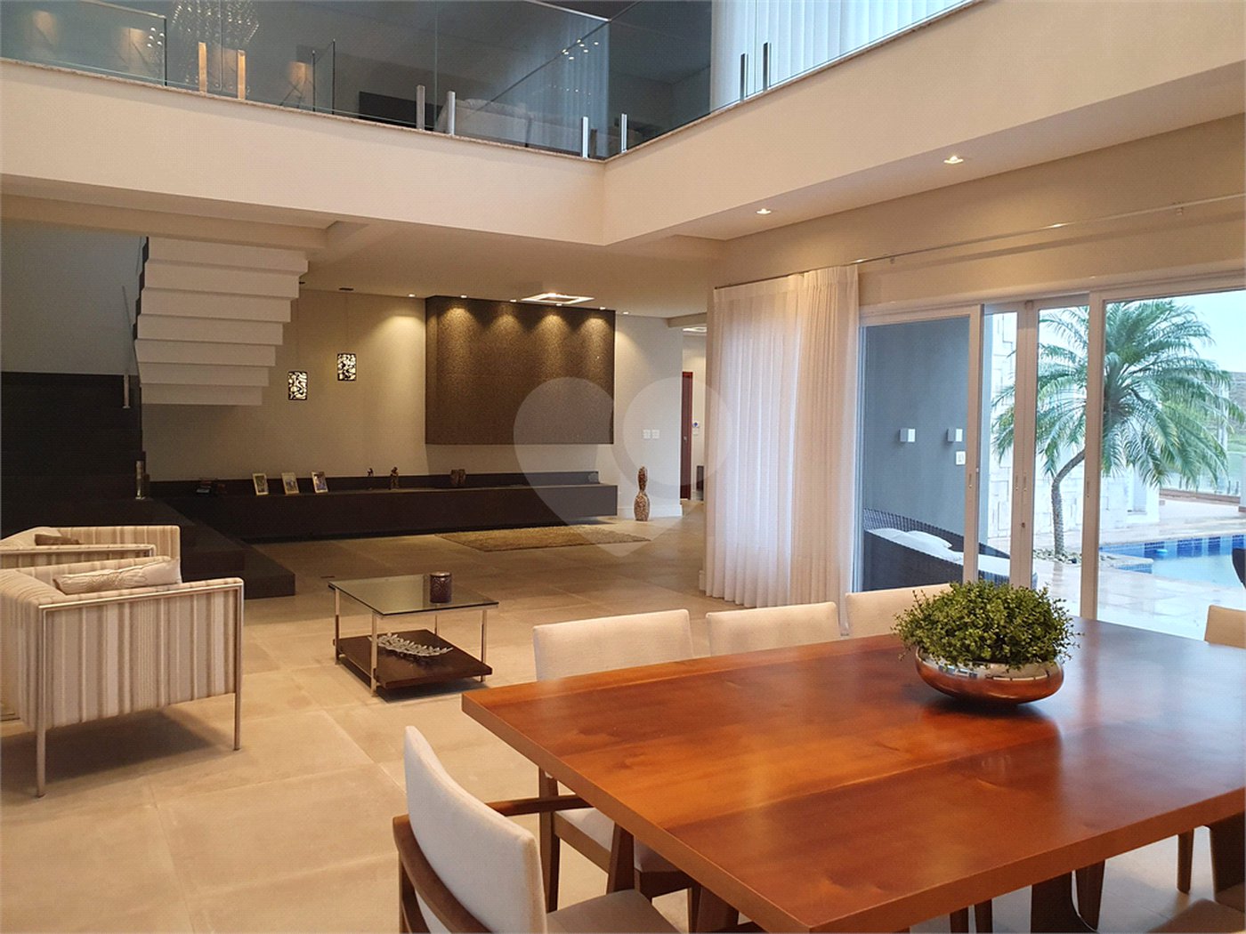 Casa à venda com 4 suítes no condomínio Residencial Jaguary, São José dos Campos - SP