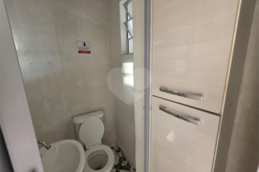 Salão à venda ou para alugar com 3 quartos, sendo 1 suíte, em Jardim Monjolo, São Paulo, SP