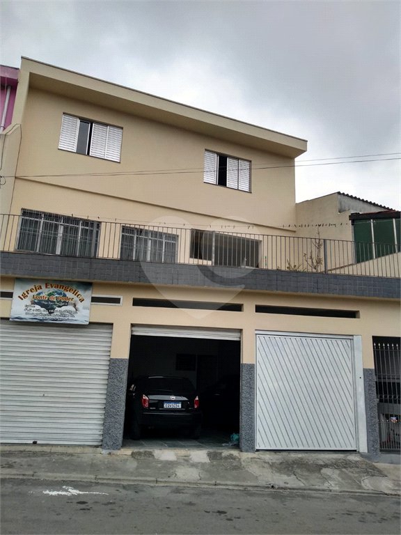 Sobrado à venda com 3 quartos em Vila Marari, São Paulo, SP