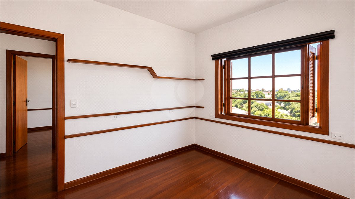Sobrado à venda com 4 quartos, sendo 2 suítes, em Vila Pires, Santo André, SP
