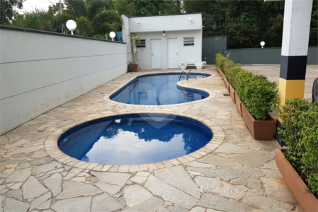 Apartamento à venda com 2 quartos, sendo 1 suíte,  no Centro, São Roque, SP