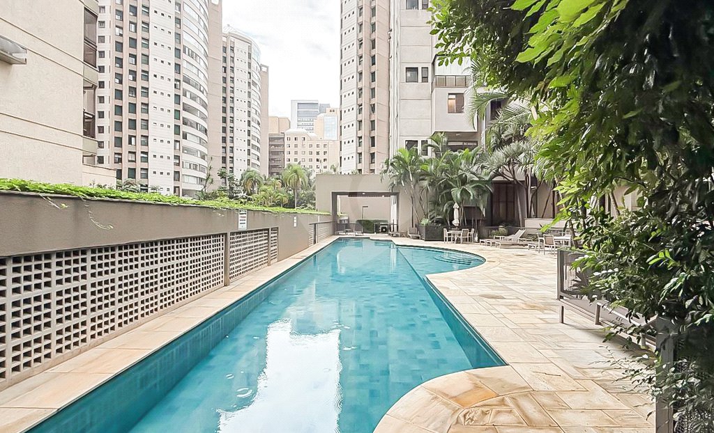 Apartamento à venda com 2 suítes em Moema, São Paulo, SP