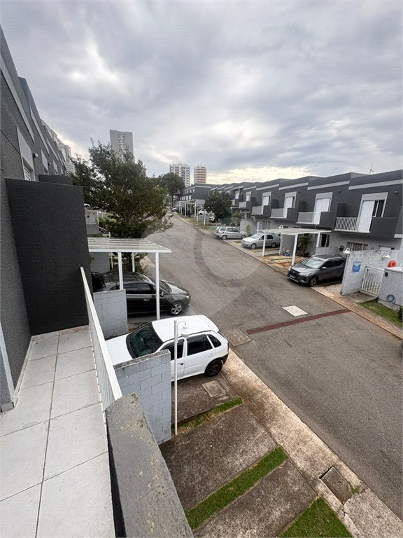 Casa à venda com 2 quartos no condomínio Carvalho Lagares, Poá - SP