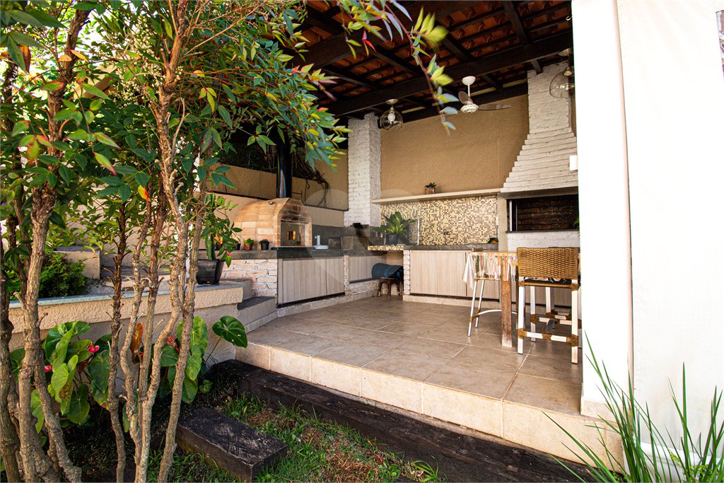Casa à venda com 1 quarto, sendo 3 suítes, em Esplanada Mendes Moraes, São Roque, SP