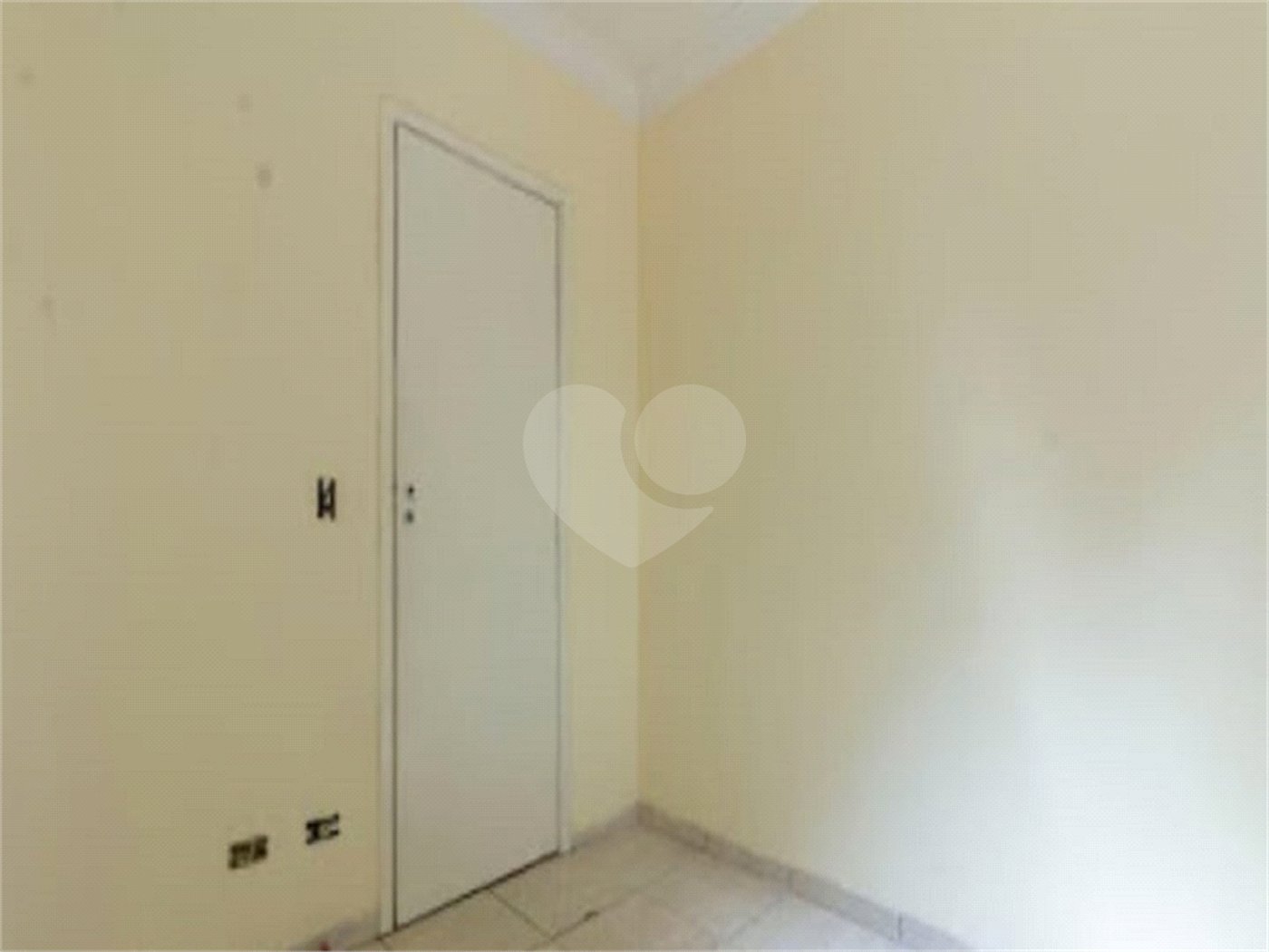 Casa para alugar com 2 quartos, sendo 1 suíte,  no condomínio Nova Carioba, São Paulo - SP