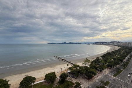 Apartamento Alto Padrão Frente Mar com 4 Dormitórios, 3 Suítes e 3 Vagas na Orla de Santos
